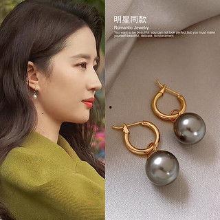 明星网红同款耳坠女,揭秘流行耳坠的时尚密码