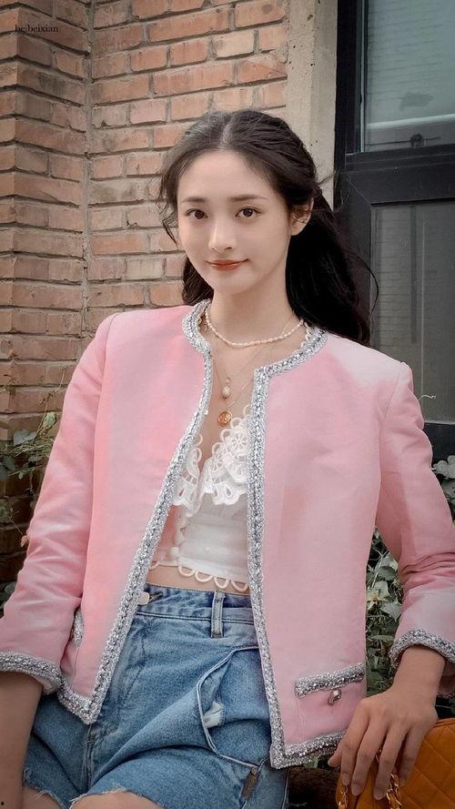 小说女主明星网红文章,网红女主的璀璨人生