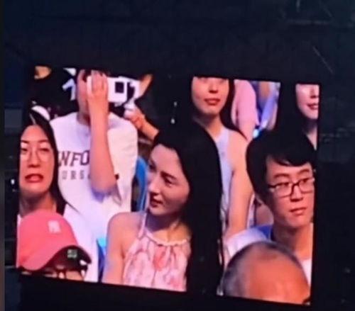 薛之谦演唱会今日吃瓜,揭秘幕后真相