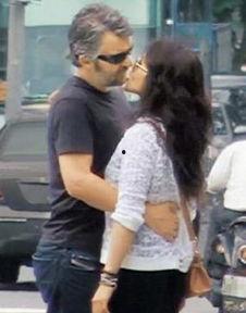 街头接吻明星网红是谁,揭秘当红明星网红的甜蜜瞬间