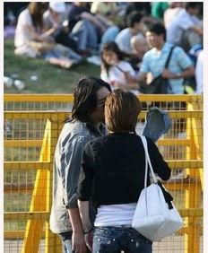 街头接吻明星网红是谁,揭秘当红明星网红的甜蜜瞬间