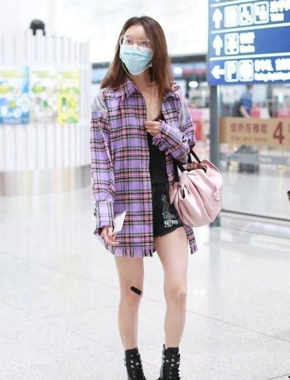 明星网红穿高筒袜子,高筒袜风潮席卷时尚界