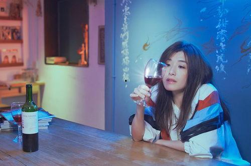 热门话题坚强的女生,致敬那些坚强的女生