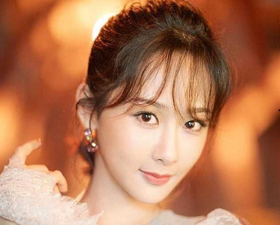 撩过明星网红的女生,那些曾撩过耀眼星辰的女孩们